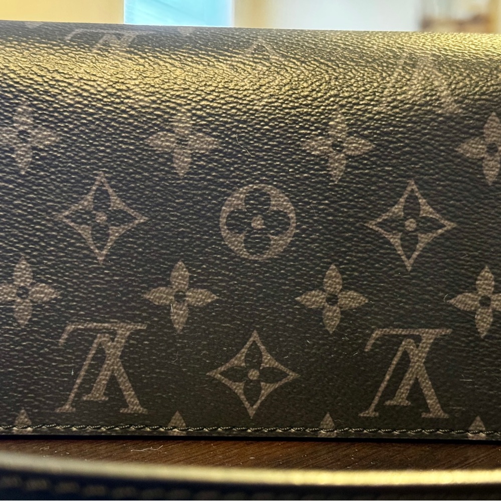 Louis Vuitton Black Steamer Crossbody Wearable Wallet - Picture 7 of 16